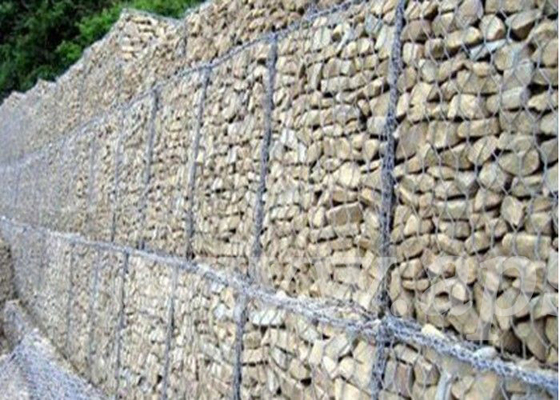 Le PVC a enduit la fabrication de protection de Gabions remplie par pierre hexagonale Rockfall