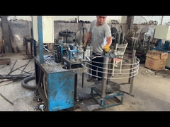 Fabrique de treillis métalliques à fil de fer barbelé en Chine