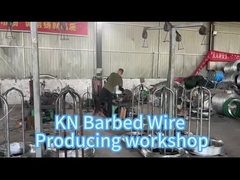 Fabrication de treillis métalliques à fil barbelé