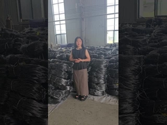 Obstacle métallique discret MZP Le treillis métallique défensif du champ de bataille militaire bloque l'avancée.