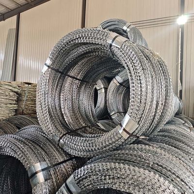 BTO-16 Razor Barbed Wire High Tensile Rolls For Secure Enclosures Wire Fence