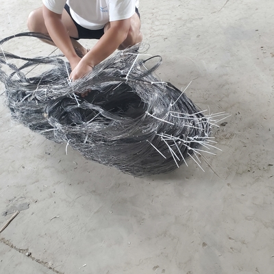 Réseau de drones Russie Enchevêtrement caché Fil d'obstacle de faible visibilité Maillage Barrière de réservoir Fil de maillage Sécurité Barrière Putanka