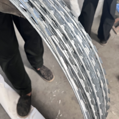 BTO-22 fil de rasoir pour mousse à l'épreuve de l'explosion conteneurs en gabion anti-impact galvanisés à chaud plongés barrières défensives