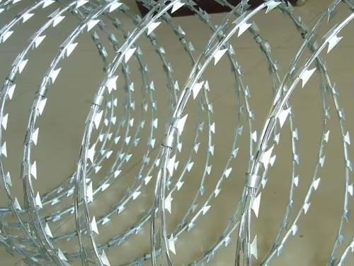 Fil barbelé de 0,5 mm à 5 mm galvanisé B à 12 galvanisé