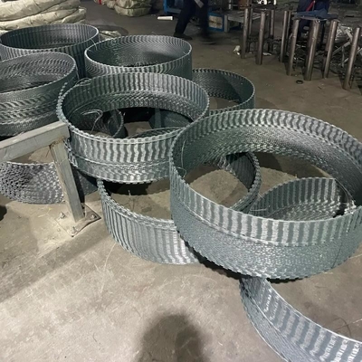 BTO-22 fil de rasoir pour mousse à l'épreuve de l'explosion conteneurs en gabion anti-impact galvanisés à chaud plongés barrières défensives