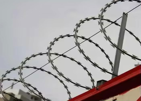 Excellente barrière de déploiement de sécurité Concertina Razor Barbed Wire