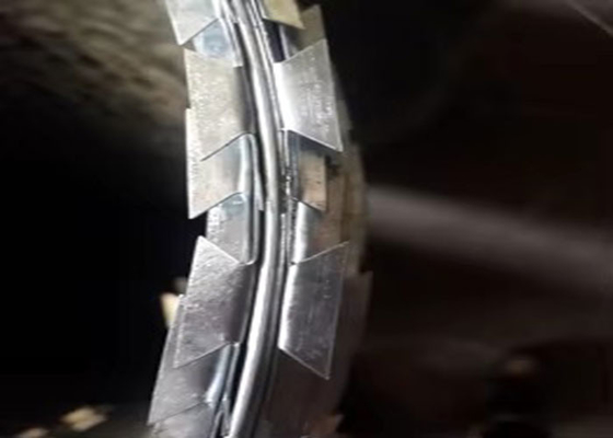 Excellente barrière de déploiement de sécurité Concertina Razor Barbed Wire
