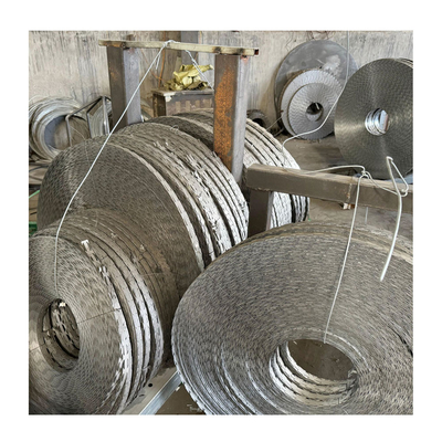 Fabricant de fil barbelé galvanisé de 2,5 mm de diamètre en Chine