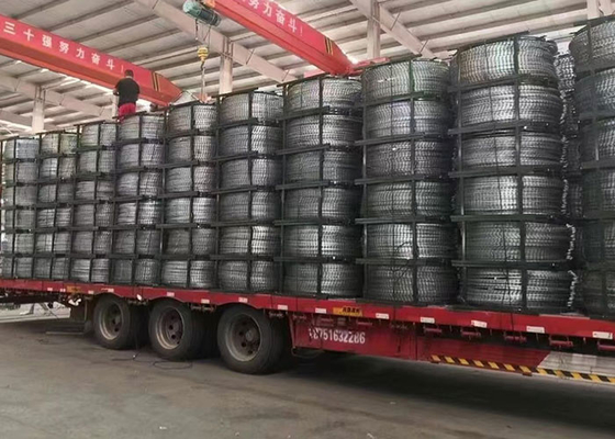 Fil barbelé à rasoir en plastique recouvert Fil d'enroulement plat Pour la clôture de sécurité