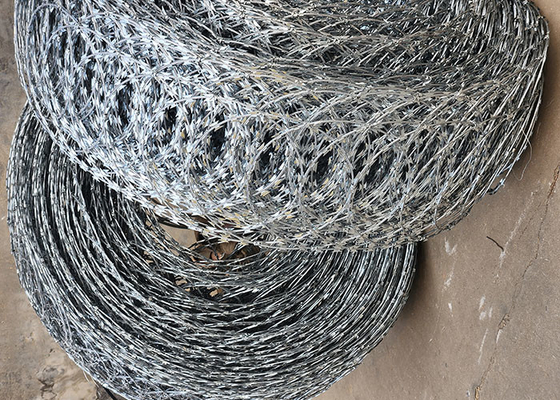 2024 KN Protéger la clôture Razor Barbed Wire Mesh 2,5 mm Au Kenya Afrique du Sud Zimbabwe