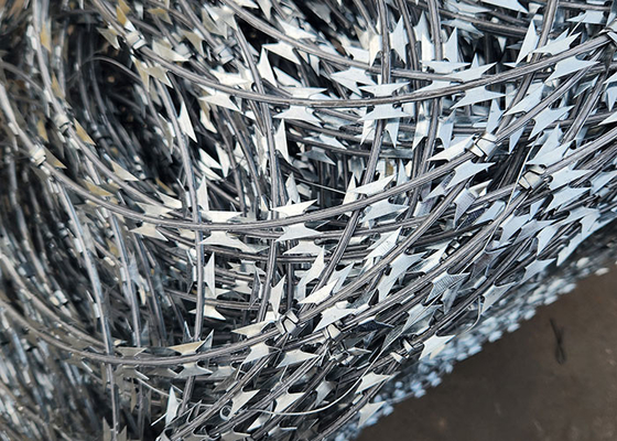 Fabrique de production de fil de fer barbelé à l'épreuve de la rouille