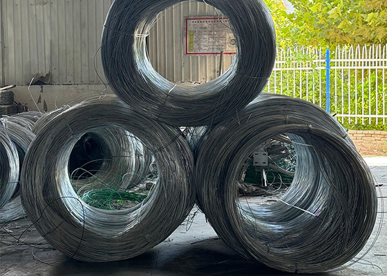 Clôture en acier enduit de zinc Clôture de sécurité en fil de fer en fil de fer barbelé