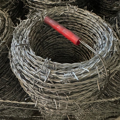 fil de fer barbelé clôture de sécurité fil de fer barbelé lame de fil de fer barbelé fil de fer barbelé galvanisé fil de fer barbelé ferme clôture fil de fer barbelé rouleaux de fil de fer barbelé pour le bétail