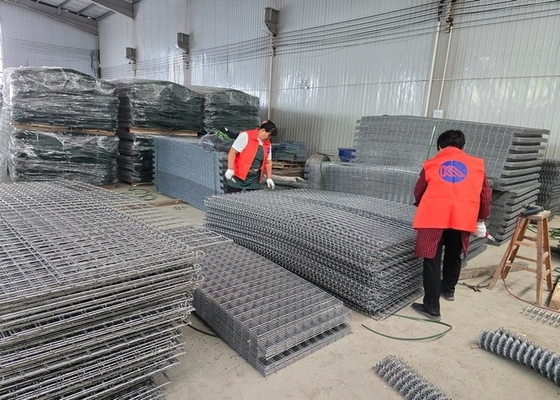 Longue durée d'utilisationVie résistante aux UV Géotextile enduit de bastion militaire Mur de barrière Hesco