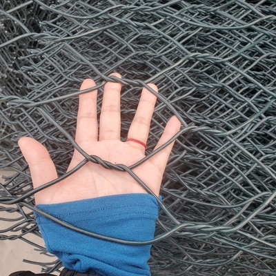 Corbeille galvanisée en gabion, treillis métalliques robustes pour une protection rapide des berges