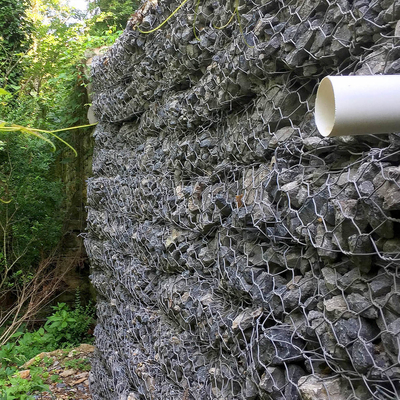 Facilité d'installation panier en gabion avec filet de protection contre les pentes du banc de remplissage de sol / sable / roche
