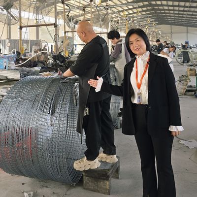 Clôture de sécurité en fil de rasoir barbelé BTO-16 galvanisé à chaud pour l'Ukraine