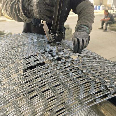 Grillage de fil de rasoir anti-escalade hautement ductile et résistant à la corrosion pour clôture de sécurité