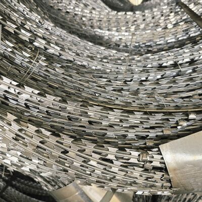 Fournisseur de fil de fer barbelé de rasoir de haute sécurité en Chine Fil de barbelé de rasoir pour des solutions de sécurité pour environnements difficiles