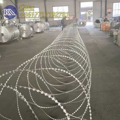 Fil barbelé concertina de l'usine chinoise utilisé pour les clôtures de protection des frontières nationales