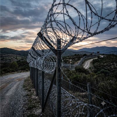 Des bobines de fil barbelé à ruban de rasoir de haute sécurité pour la protection des murs frontaliers et des clôtures des aéroports