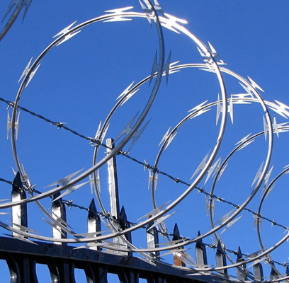 Hearvy Galvanisé Concertina Razor Wire Cross Type Sécurité fil barbelé haut de clôture