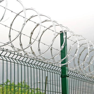 Des bobines de fil barbelé à ruban de rasoir de haute sécurité pour la protection des murs frontaliers et des clôtures des aéroports