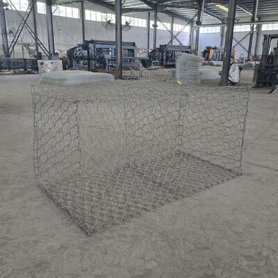 Corbeille en gabion tissé   Hexagonal Twisted Wire Mesh pour le contrôle de l'érosion, la défense contre les inondations et les murs de soutènement du paysage