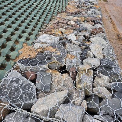 Durée de vie 20-30 ans Diamètre du fil du panier gabion 2,7 mm Cage en treillis métallique durable Parfaite pour la stabilisation des pentes, le contrôle des inondations et l'aménagement paysager