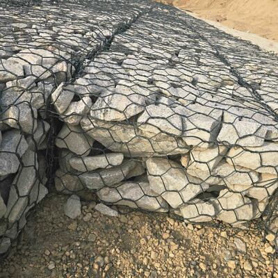 Paniers à gabions hexagonaux robustes en treillis métallique – Tailles personnalisées pour les projets de contrôle de l'érosion