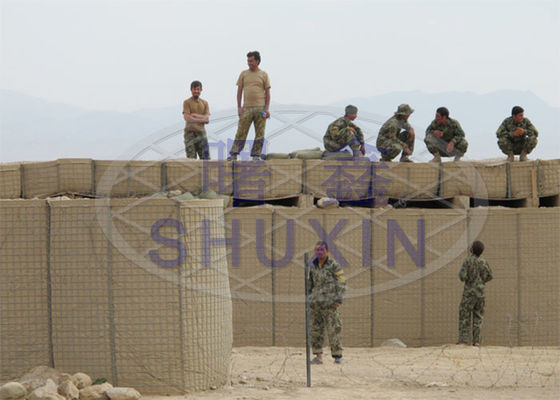 Les barrières de la défense de champ de tir de la CE d'Eu d'OIN ont soudé le mur de sable de bastion