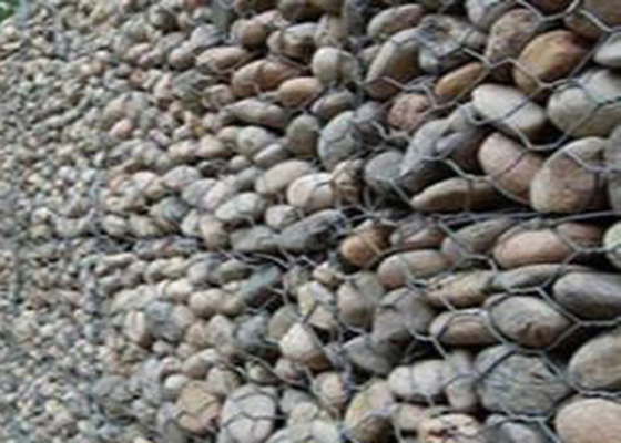Le PVC de l'hexagone 2.0mm a enduit des paniers de Gabion que le mur met en cage pour l'empêchement