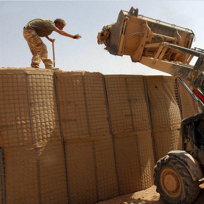 Les barrières vertes et terreuses de mur de bastion de Hesco ont soudé la boîte de Gabion